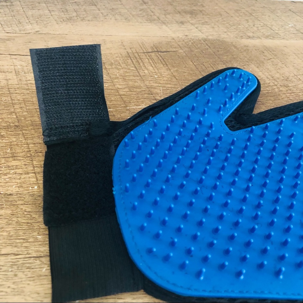 🐕🐈Grooming Glove for Dogs or Cats - Picture 2 of 6